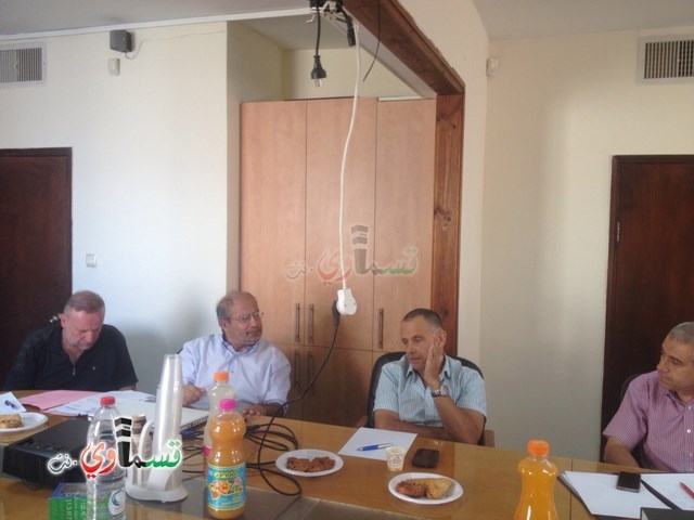 كفرقاسم : انطلاقة  مشروع  الصحة والبيئة  بحضور رئيس البلدية عادل بدير والاستاذ طارق ابو حجلة مفتش لواء المركز  .